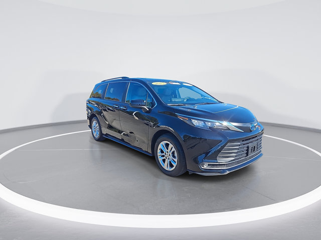 Certified 2025 Toyota Sienna XLE w/ XLE Plus Package AWD/4WD image 2