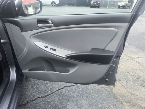 Used 2016 Hyundai Accent SE w/ Option Group 02 FWD image 20