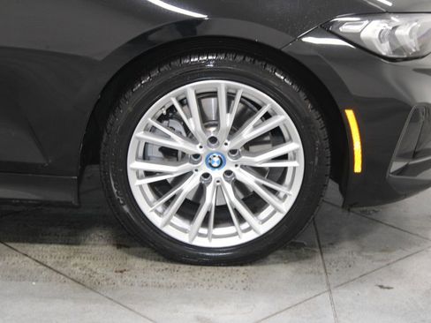Used 2024 BMW 330e image 12