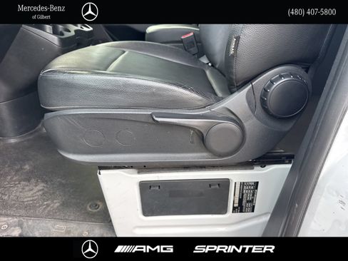 Used 2025 Mercedes-Benz Sprinter 2500 image 18