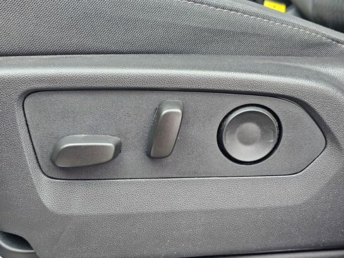 Certified 2025 GMC Sierra 1500 SLE w/ Preferred Package image 14