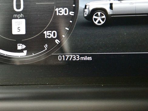 Used 2024 Land Rover Defender 110 S AWD/4WD image 44