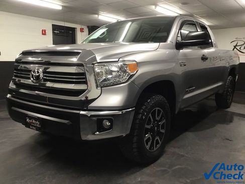Used 2017 Toyota Tundra SR5 image 5