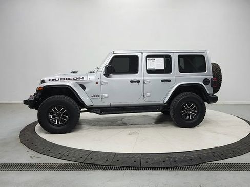 Used 2024 Jeep Wrangler Unlimited Rubicon AWD/4WD image 4