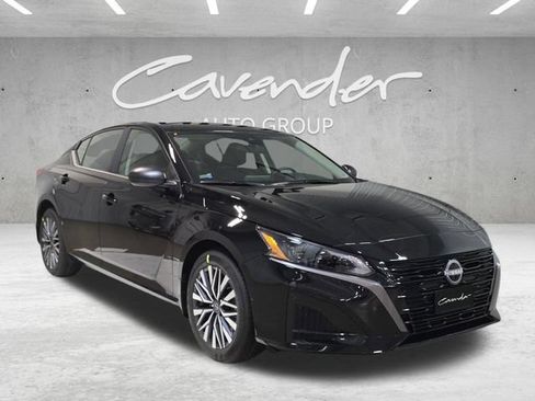 New 2026 Nissan Altima 2.5 SV FWD image 2