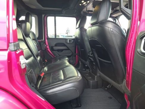 Used 2022 Jeep Wrangler Unlimited Sahara image 46