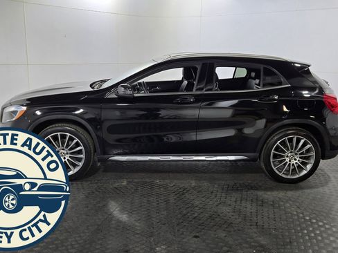 Used 2019 Mercedes-Benz GLA 250 4MATIC image 4