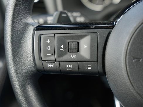 Used 2023 Nissan Rogue SV image 17