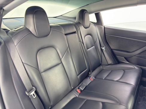 Used 2021 Tesla Model 3 Standard Range image 37