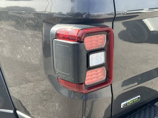 Used 2021 Jeep Gladiator Overland w/ Popular Equipment Package AWD/4WD image 9