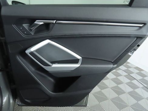 Used 2023 Audi Q3 2.0T Premium w/ Convenience Package image 27