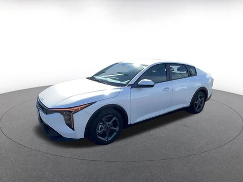 Used 2025 Kia K4 LXS image 8