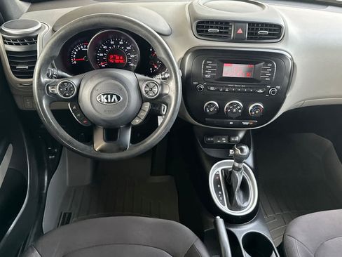 Used 2015 Kia Soul FWD image 14