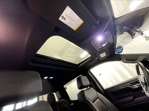 Used 2024 GMC Sierra 1500 AT4 w/ Technology Package image 20