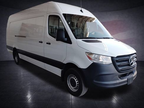 Used 2023 Mercedes-Benz Sprinter 3500 image 7