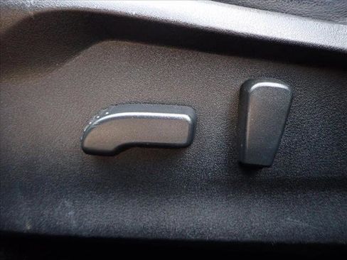 Used 2017 Subaru Impreza 2.0i Limited w/ Popular Package #4 image 10