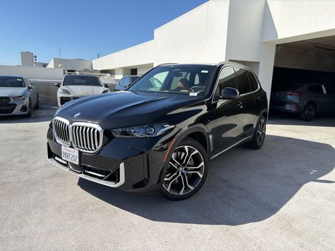Used 2026 BMW X5 xDrive50e w/ Premium Package AWD/4WD image 3