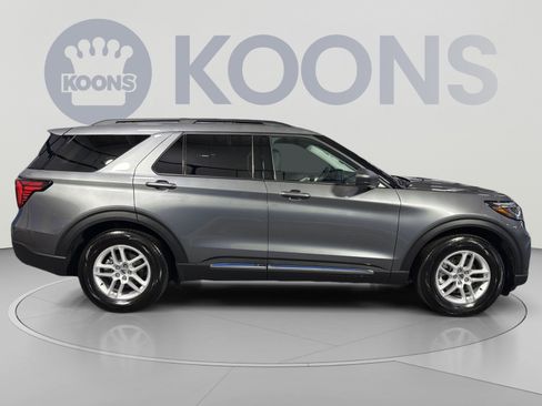 Used 2025 Ford Explorer Active RWD image 8