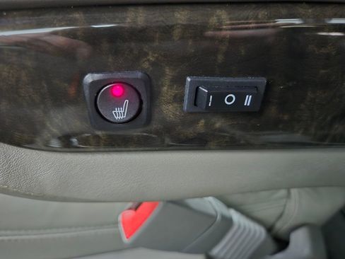 Used 2023 Chevrolet Express 2500 Extended image 28