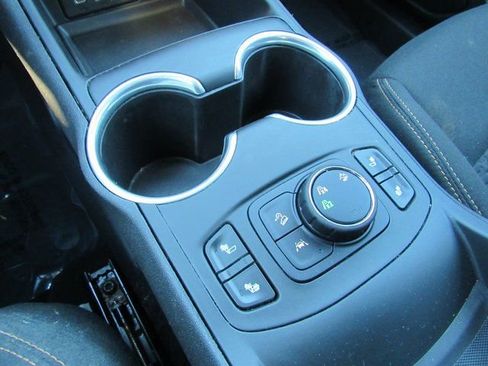 Used 2021 GMC Terrain SLE w/ Driver Convenience Package image 21