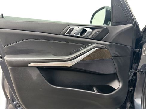 Used 2022 BMW X5 xDrive40i w/ Premium Package image 19