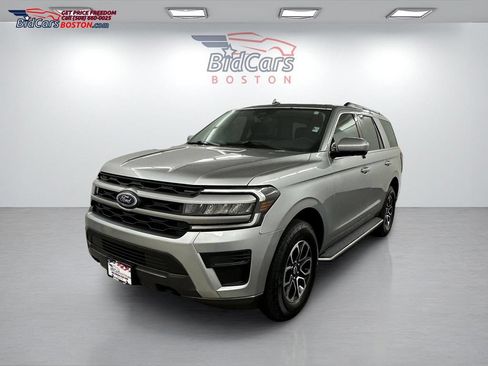 Used 2022 Ford Expedition XLT AWD/4WD image 1