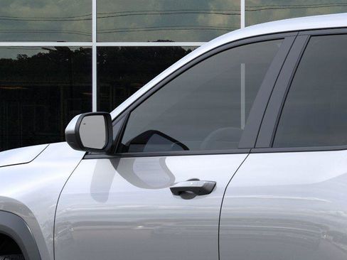New 2026 Chevrolet Equinox LT w/ Convenience Package II FWD image 12