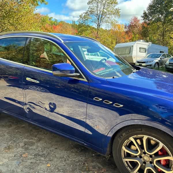 Used 2017 Maserati Levante S AWD/4WD image 7