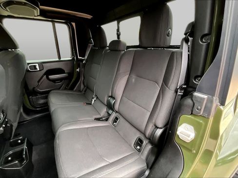 Used 2023 Jeep Gladiator Sport AWD/4WD image 19