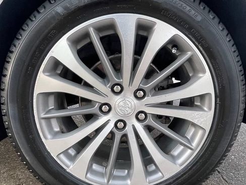 Used 2017 Buick LaCrosse Essence FWD image 11
