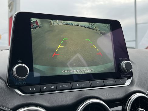 Used 2025 Nissan Sentra SV w/ Trunk Package image 30