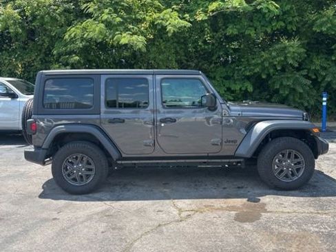 Used 2025 Jeep Wrangler Unlimited Sport AWD/4WD image 5