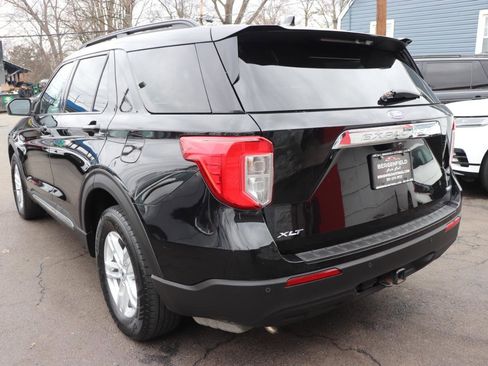 Used 2020 Ford Explorer XLT w/ Comfort Package image 3