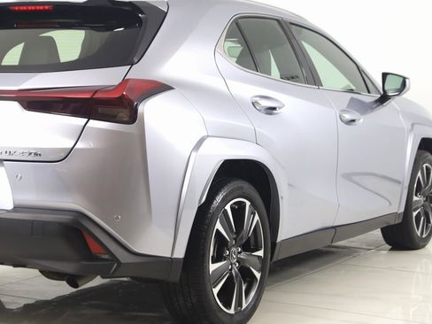 Used 2023 Lexus UX 250h AWD w/ Accessory Package (Z2) image 40