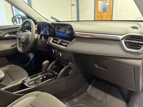 Used 2026 Chevrolet TrailBlazer LS w/ LS Convenience Package AWD/4WD image 37