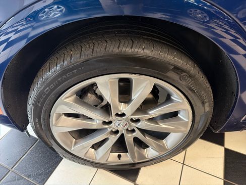 Used 2022 Buick Envision Avenir w/ Technology Package II image 8