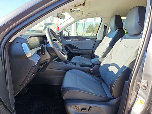 New 2026 Volkswagen Tiguan SE image 11