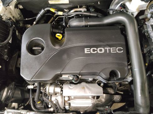 Used 2021 Chevrolet Equinox LS w/ LS Convenience Package image 30