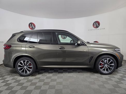 Used 2022 BMW X5 xDrive40i w/ M Sport Package image 3