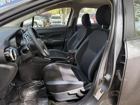 Used 2025 Nissan Versa SV FWD image 31