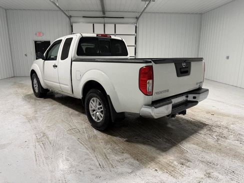 Used 2018 Nissan Frontier SV image 4