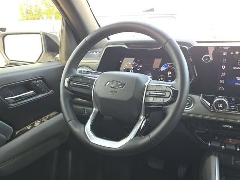 Used 2025 Chevrolet Colorado ZR2 w/ Midnight Edition AWD/4WD image 38