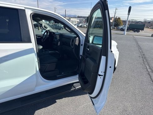 Used 2022 Chevrolet Silverado 1500 LT Trail Boss w/ LPO, Dark Essentials Package image 25