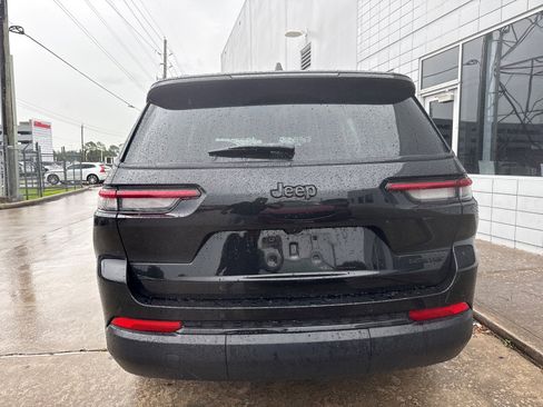 Used 2025 Jeep Grand Cherokee L Limited w/ Black Appearance Package image 7