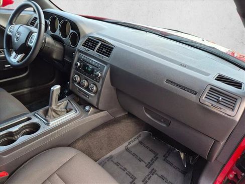 Used 2013 Dodge Challenger R/T RWD image 20