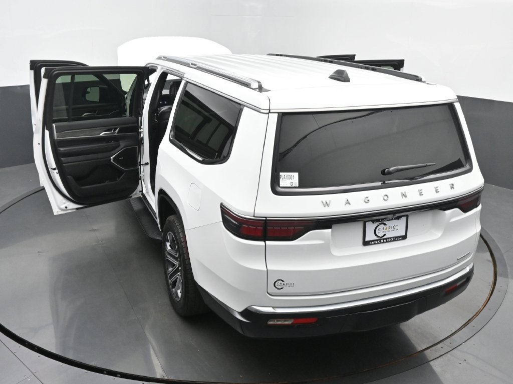 Used 2024 Jeep Wagoneer L Series II AWD/4WD image 69