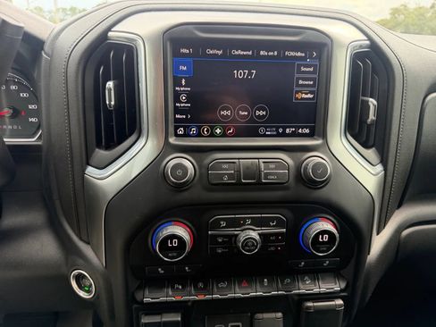 Used 2021 Chevrolet Silverado 1500 LT Trail Boss w/ Convenience Package II AWD/4WD image 22
