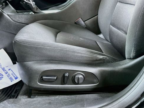 Used 2021 Chevrolet Malibu LT FWD image 18