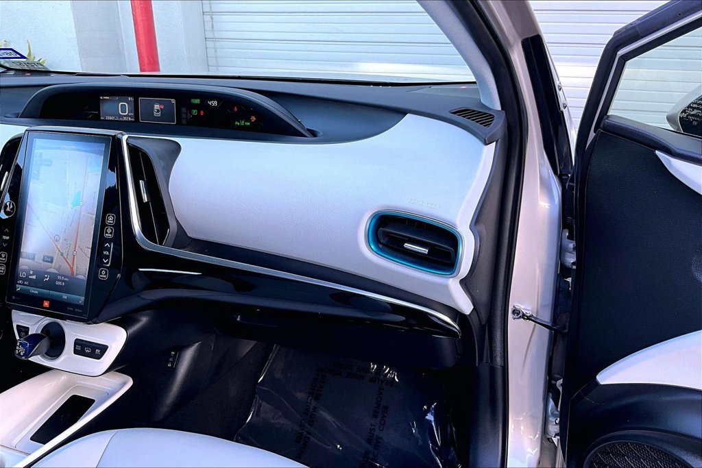 Certified 2019 Toyota Prius Prime Advanced FWD image 26