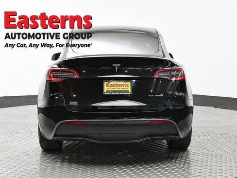 Used 2021 Tesla Model Y Long Range image 6